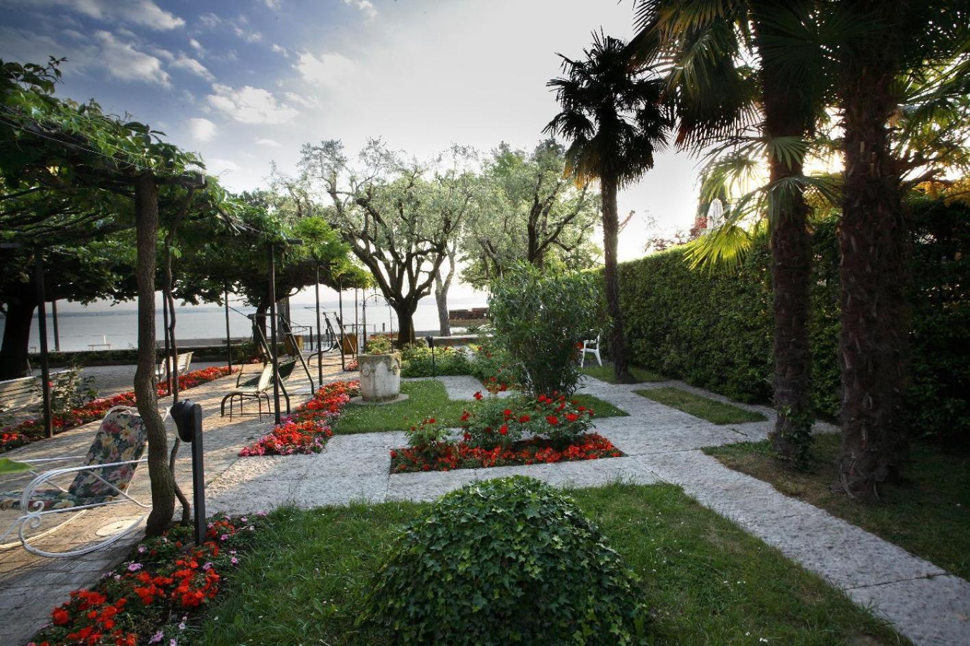 Hotel Giardino Sirmione Exterior foto